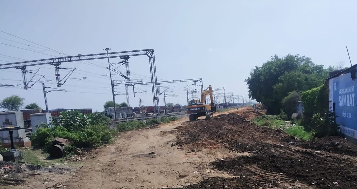 bizrotha jhakhlon, railway third line