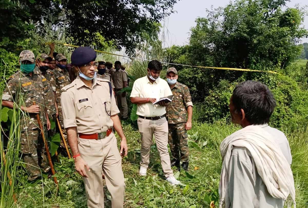 Unnao massacre: Woman killed for protesting robbery, child cries with mother's body lying in bush all night