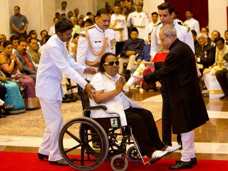 Ravindra Jain death anniversary talented music composer who gives voice in ramayan