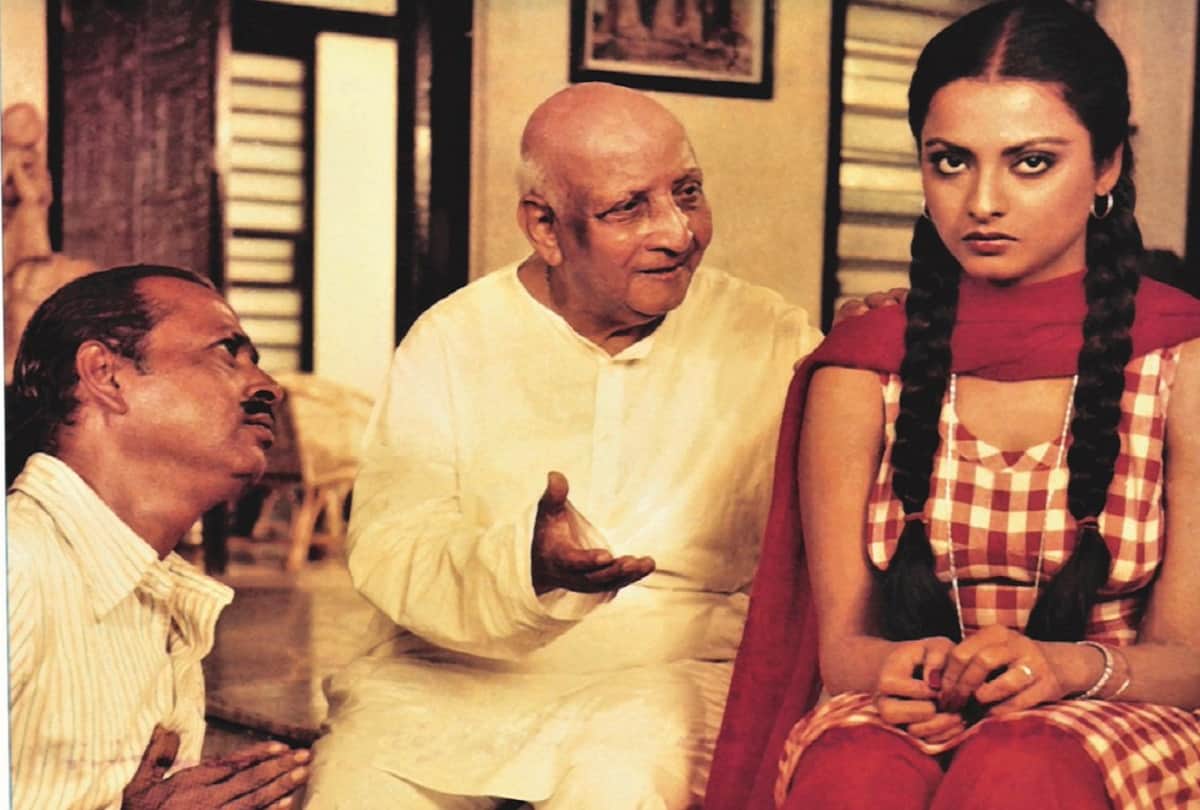 Bollywood actress rekha Childhood picture went viral on internet