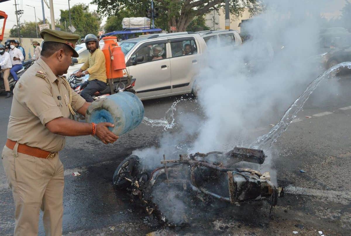 Samajwadi Party leader sets scooter on fire protest against petrol price hike in agra