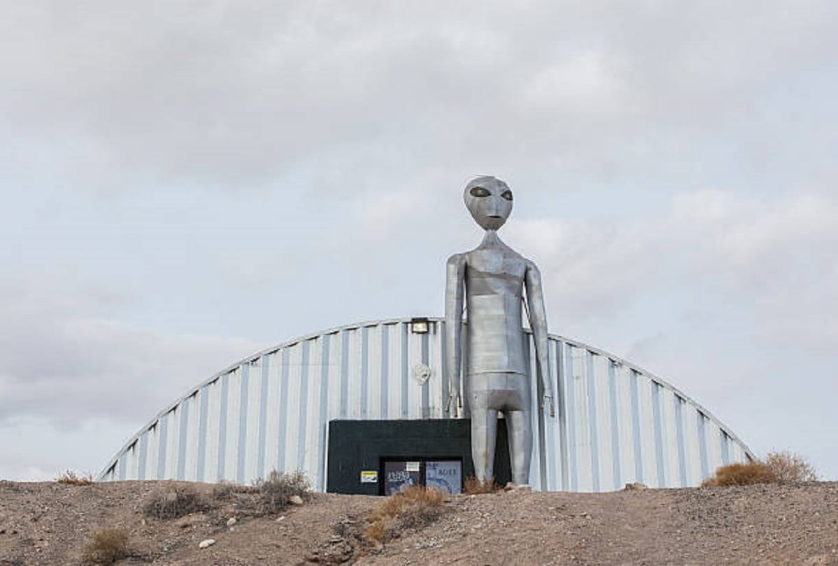 experts claim humans are Hybrid born by Crossbreed with aliens