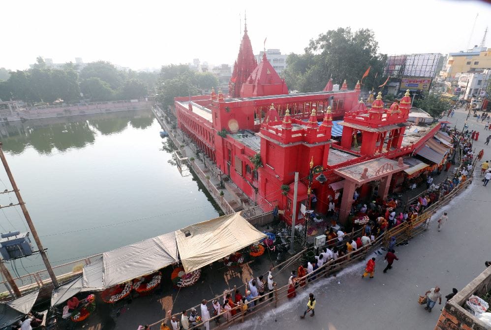 Navratri 2021 durgakund temple in varanasi  Devotees long line for Maa Kushmanda darshan there is special significance of worship in Navratri