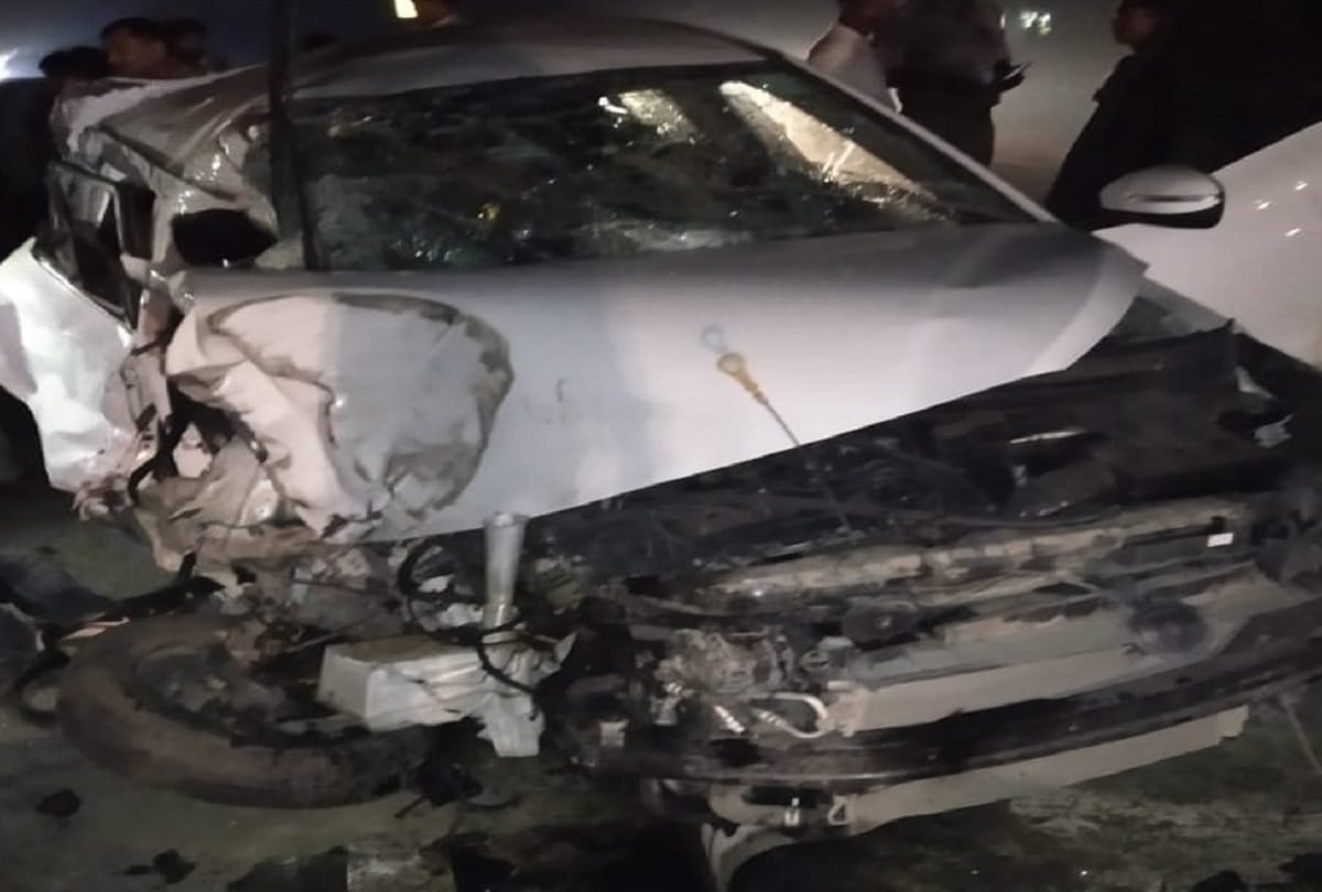 Road accident: Car coming from Vindhyachal to Banaras collided with animal, one killed, two injured