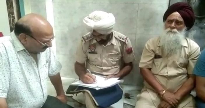 5 lakh looted from businessman in Amritsar's textile market