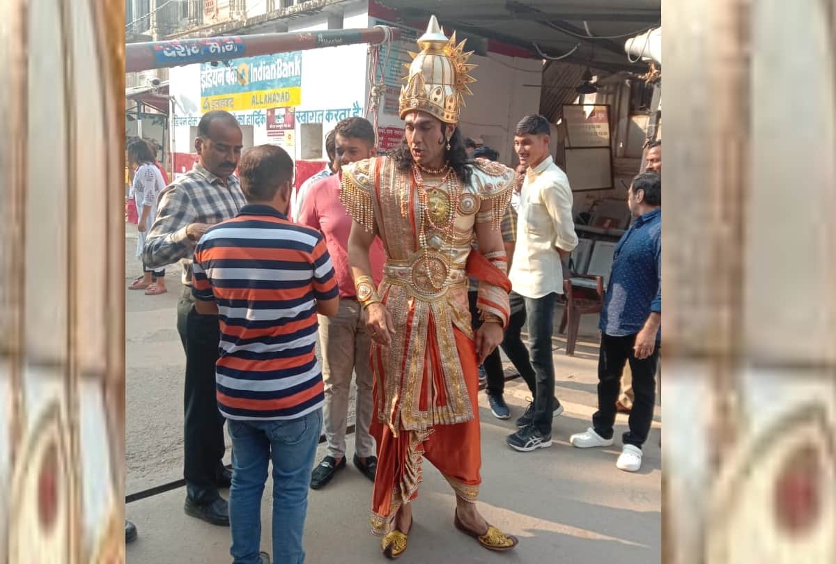 Rahul Buchar offer prayer to Ramlala in Lord Ram's get up.