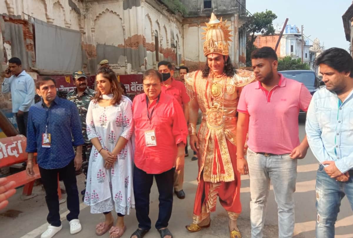 Rahul Buchar offer prayer to Ramlala in Lord Ram's get up.