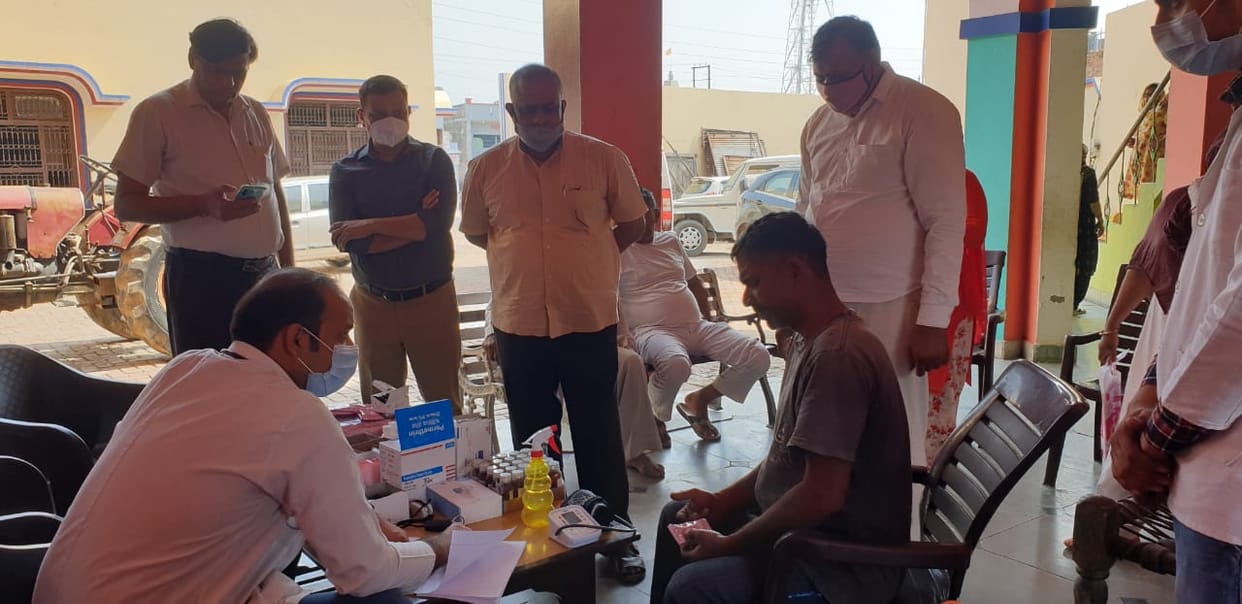 Health department team reached Sarurpur village