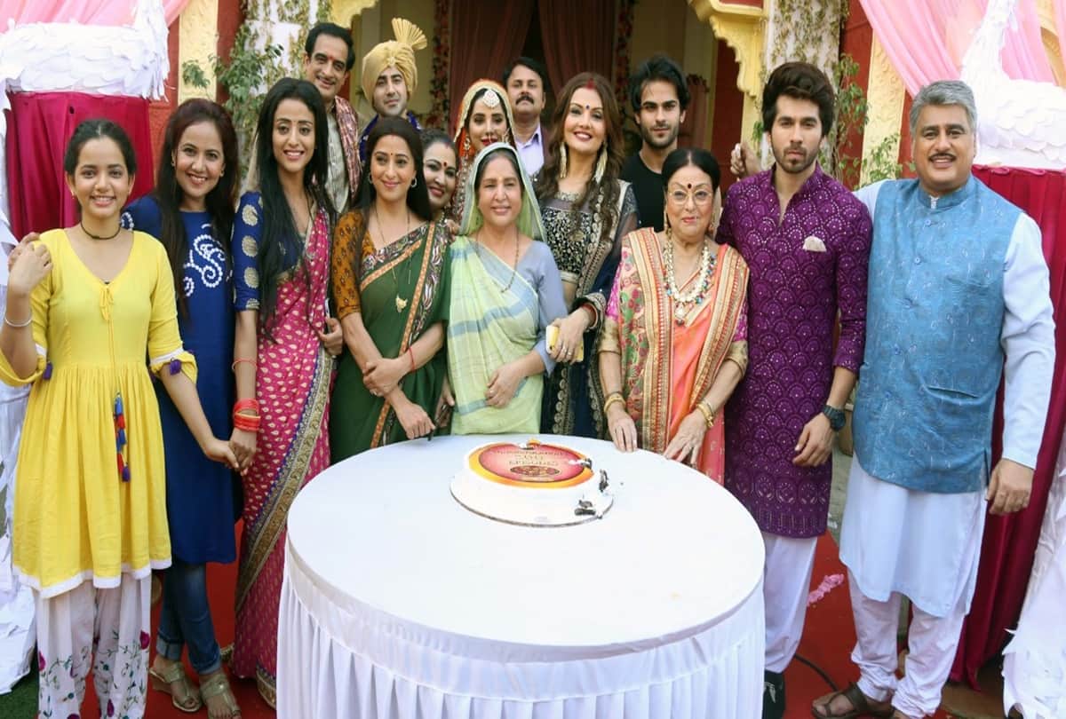 Tv show Ranju ki betiyaan completed 200 episodes ayub khan and deepshikha celebrated the success with whole team
