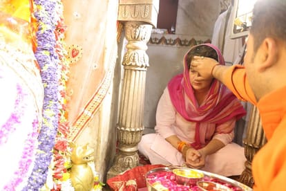 Congress Kisan Nyay Rally: Priyanka announces Har Har Mahadev and read Quranic verses In Varanasi