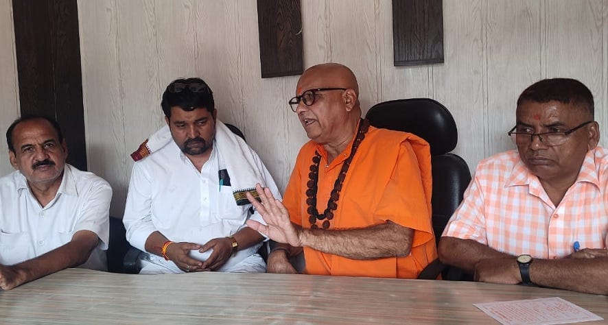 Institutions harboring terrorists should be closed: Prabodhanand Giri