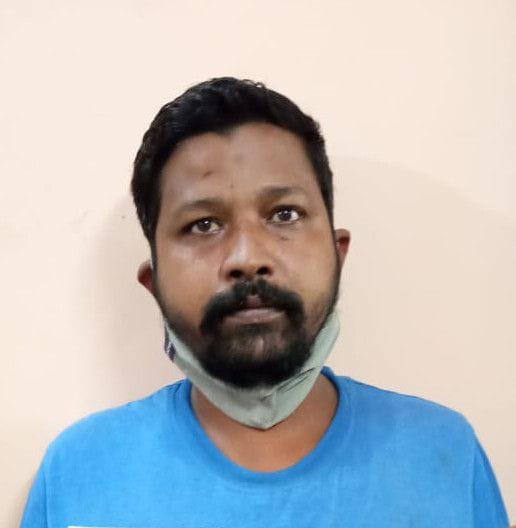 Fake ply was sold for half the price with a sticker of a well-known company, 2 arrested