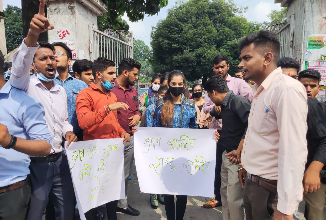Student leaders warned of boycott of elections