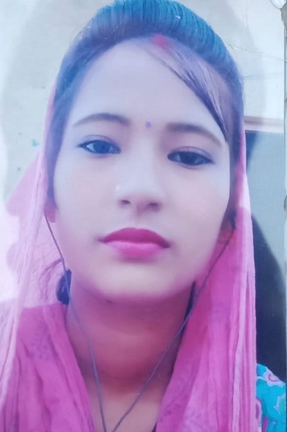 woman commits suicide by hanging