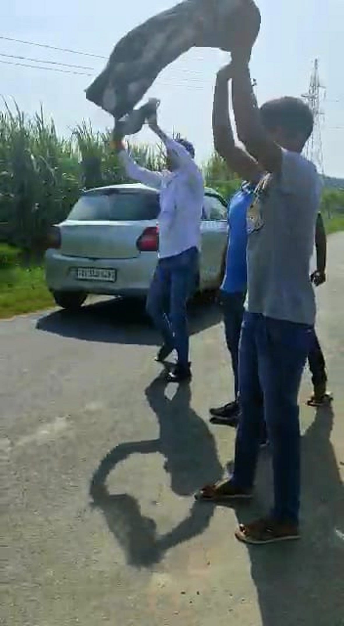 Showing black flags to the office bearers of Hindu Yuva Vahini as a BJP leader