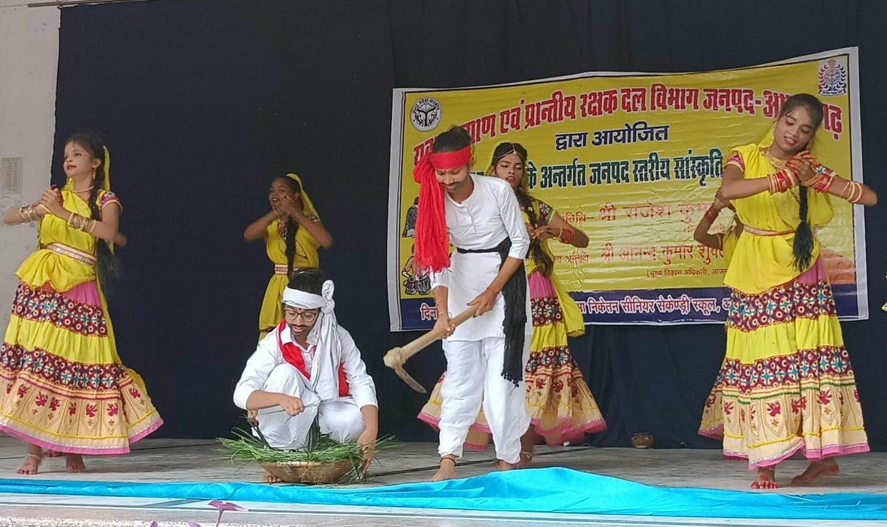 Azamgarh first in folk dance, folk song, harmonium, tabla playing, classical singing