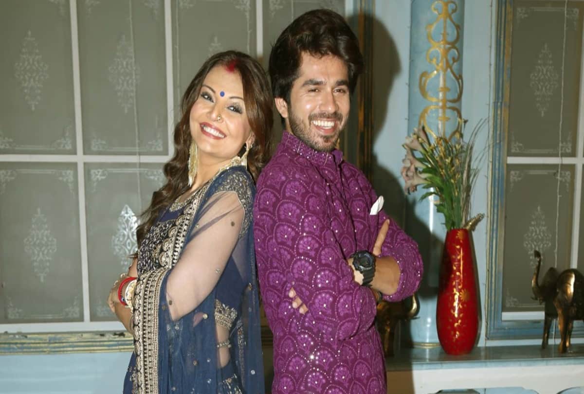 Tv show Ranju ki betiyaan completed 200 episodes ayub khan and deepshikha celebrated the success with whole team