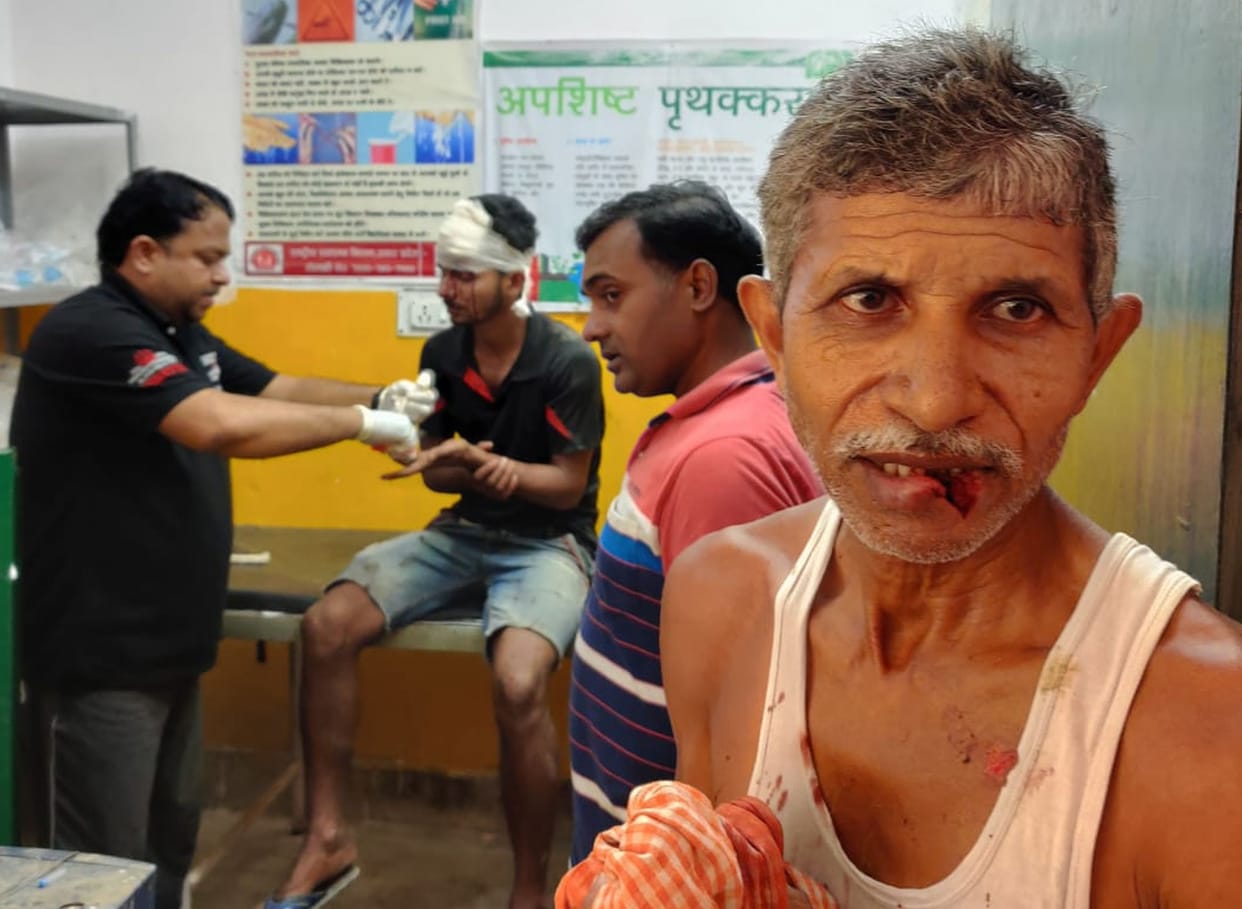 Six people including innocent injured in the fight