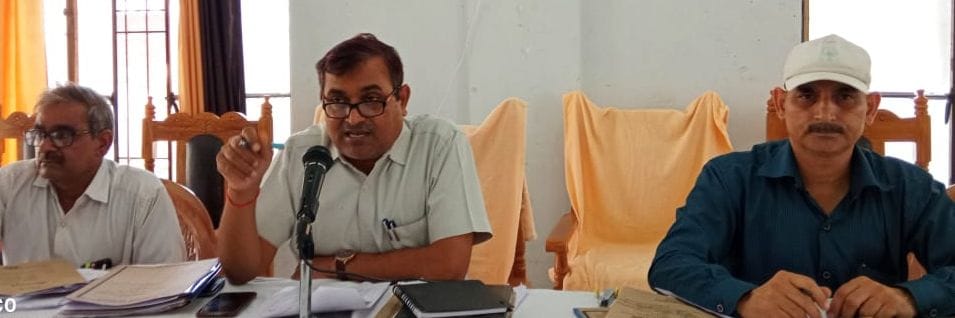 fathepur news,15 ponds auctioned for 3.32 lakhs