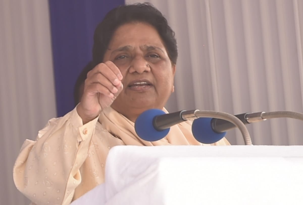 Mayawati comments on BSP MLA joining Samajwadi Party.