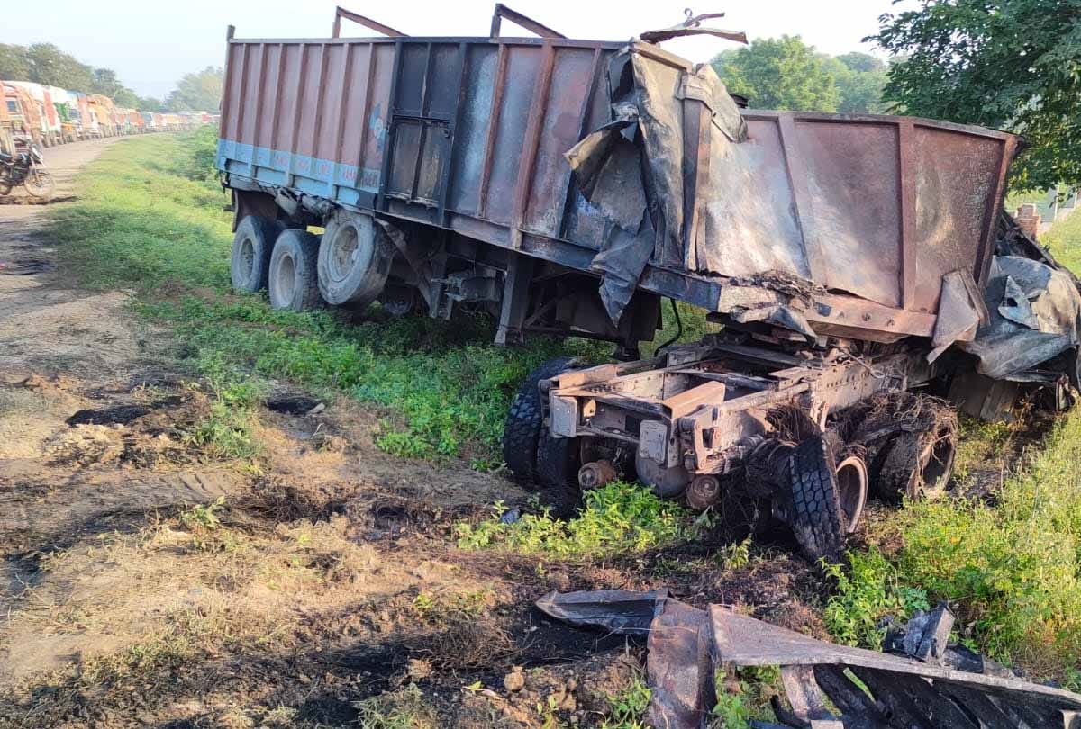 UP: Fire broke out after truck-trailer collision on Kanpur Sagar Highway, three burnt alive