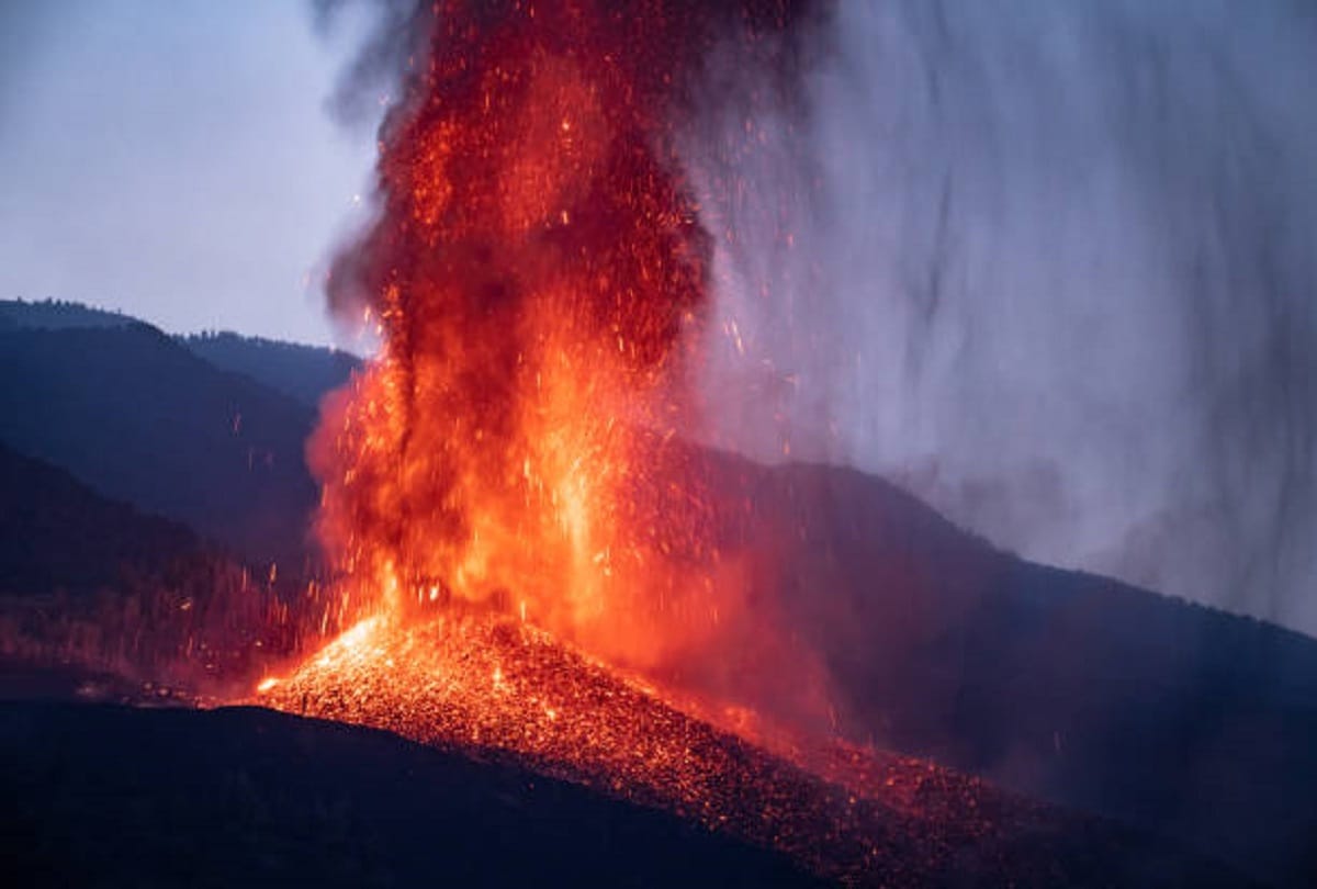 Spain La Palma island Volcano still erupting Volcanic lava engulfs more houses and lands