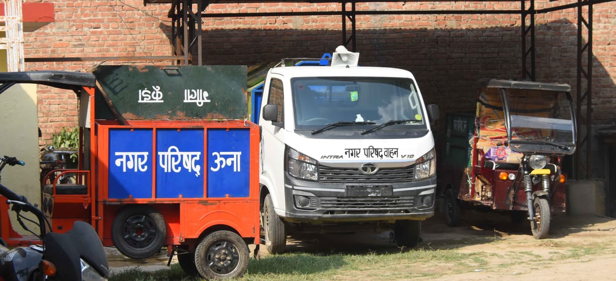 Garbage pickup vehicles running without registration
