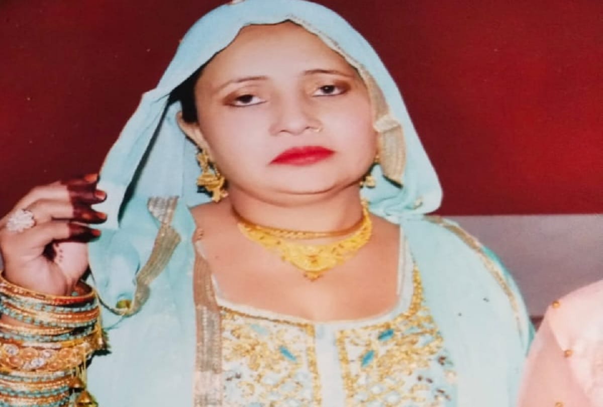 Woman murdered in Ghaziabad Loni three-year-old innocent was crying standing near dead body of mother