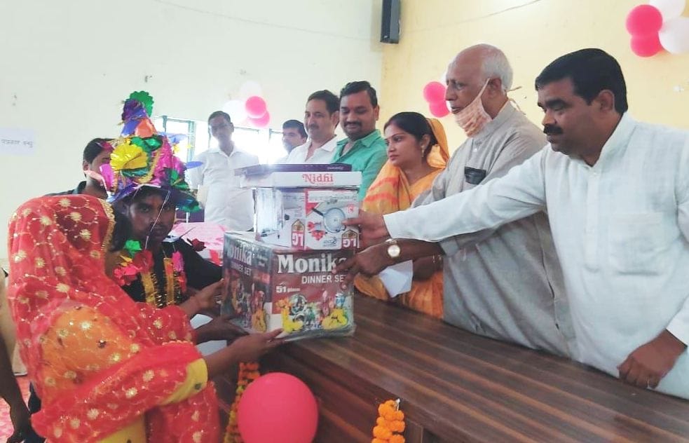 at mass marriage ceremony 15 couples got married
