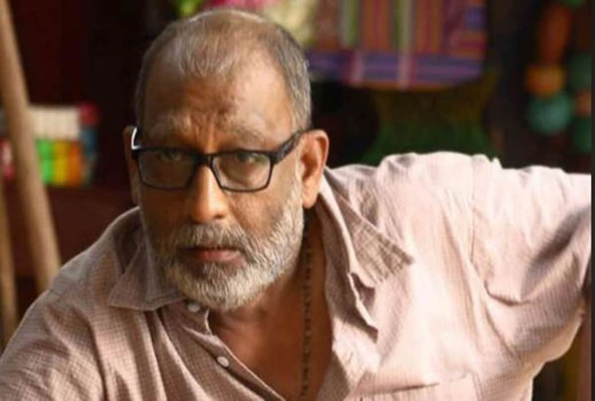 Mammootty Mohanlal giving tearful farewell to Nedumudi Venu last rites