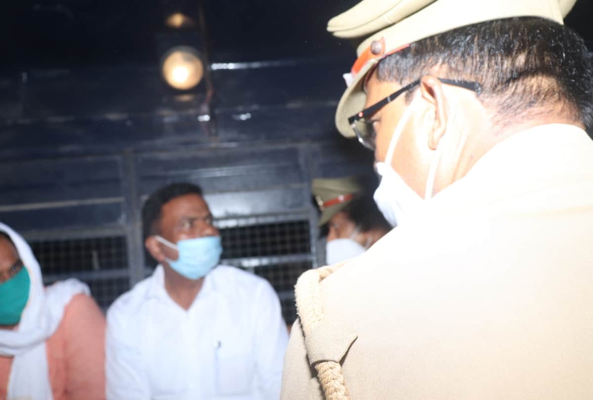 Manish murder case accused Inspector jn singh and inspector akshay mishra  spent night in Gorakhpur jail