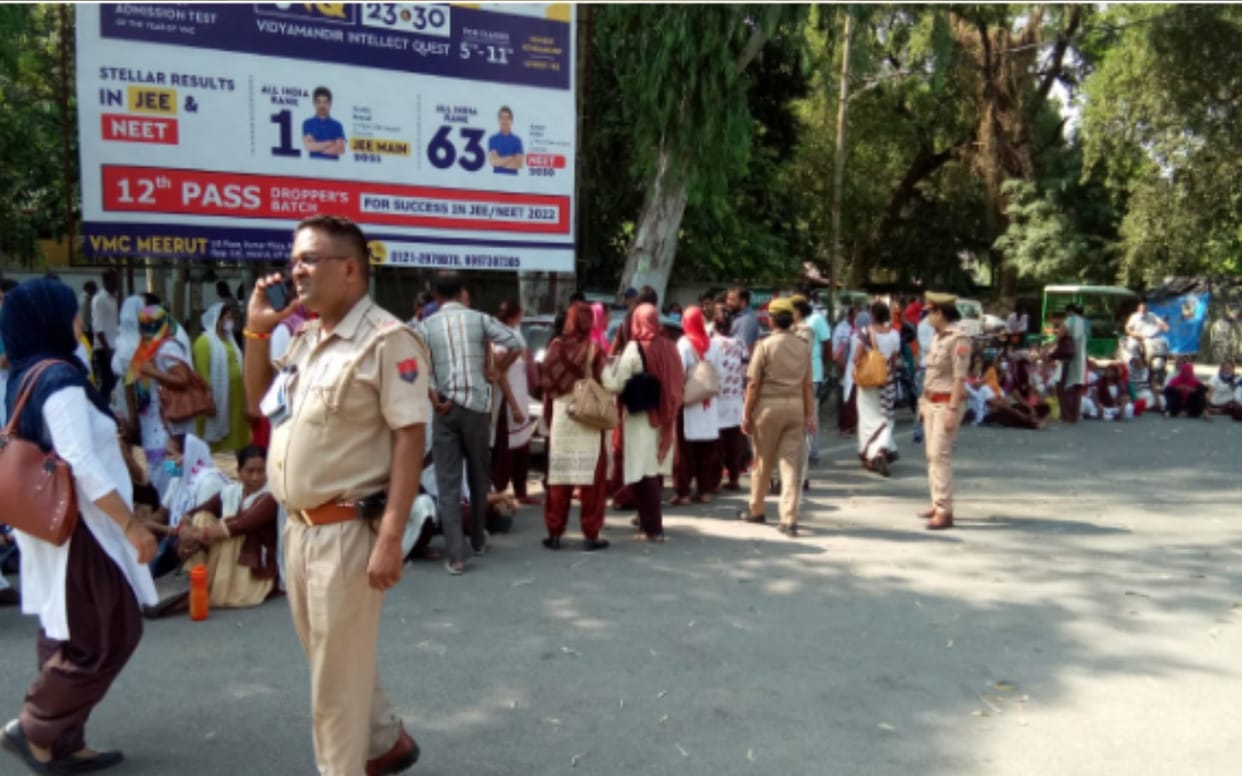 Meerut: Asha workers gathered outside CMO office for various demands