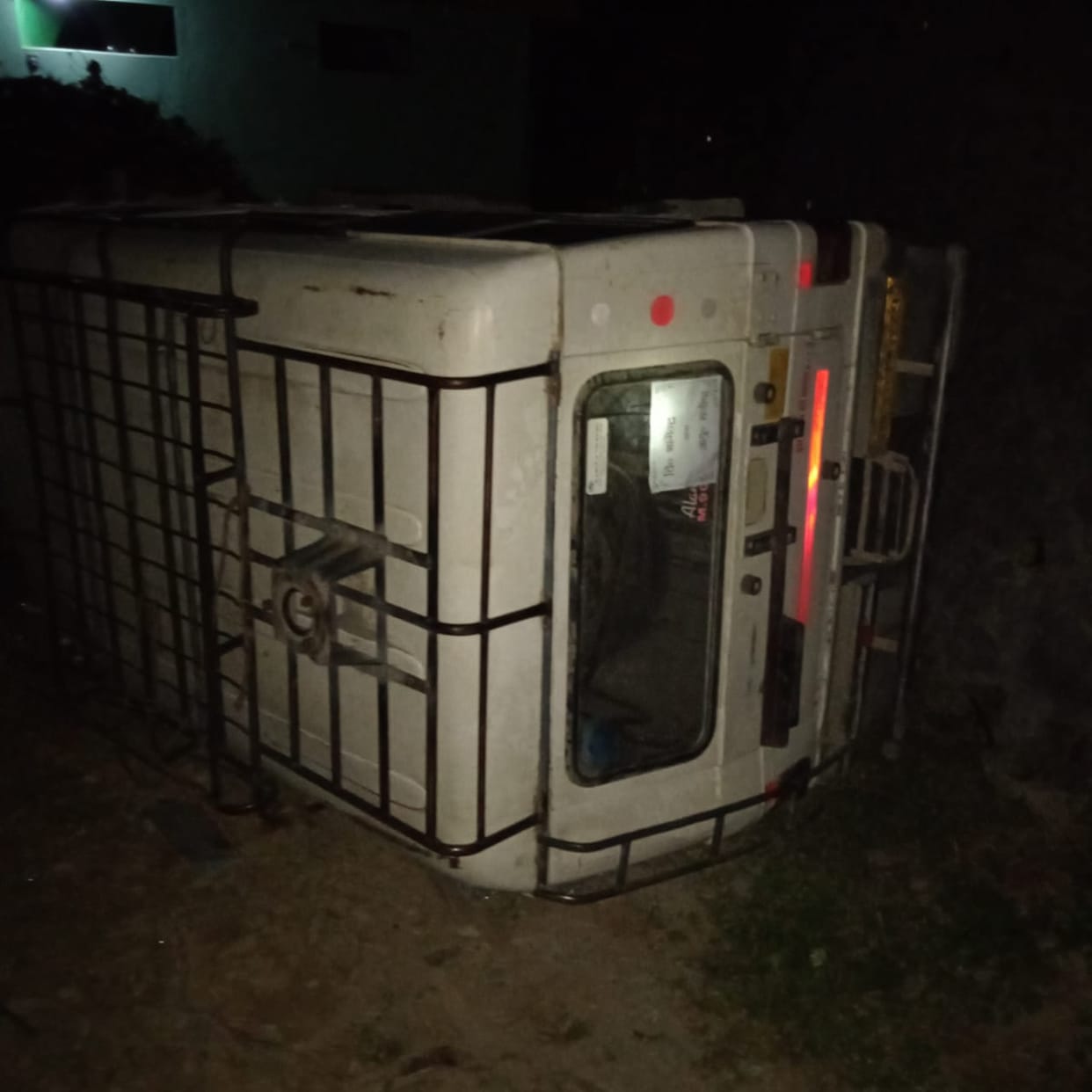 uttarakhand news: Max vehicle accident in uttarkashi, eight injured