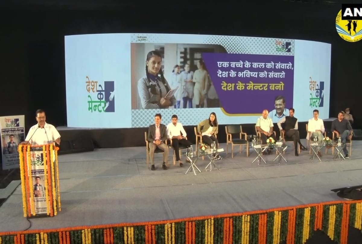 Delhi cm kejriwal and deputy cm manish sisodia launches desh ka mentor programme brand ambassador is sonu sood