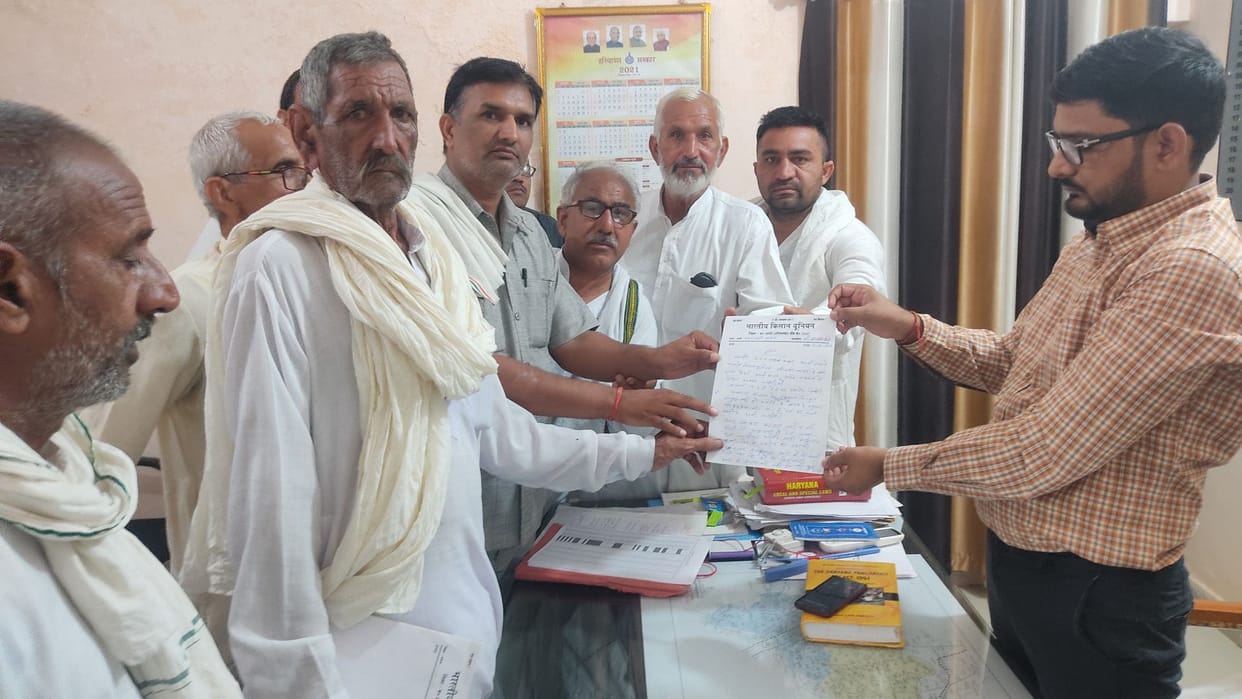 Farmer organizations took out fury march for non-procurement of millet