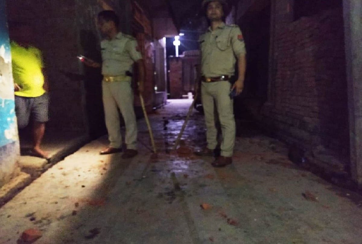 Clash During Durga Poja Aarti Firozabad Crime news