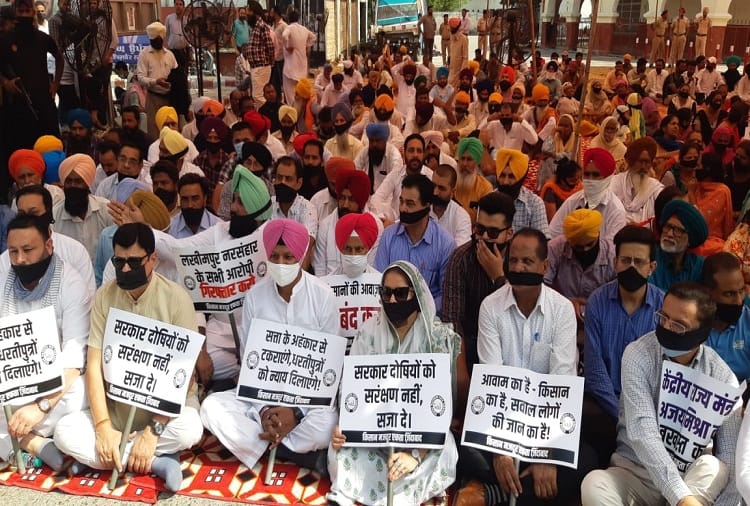 Congress demonstrated in Punjab demanding action against Minister Ajay Mishra