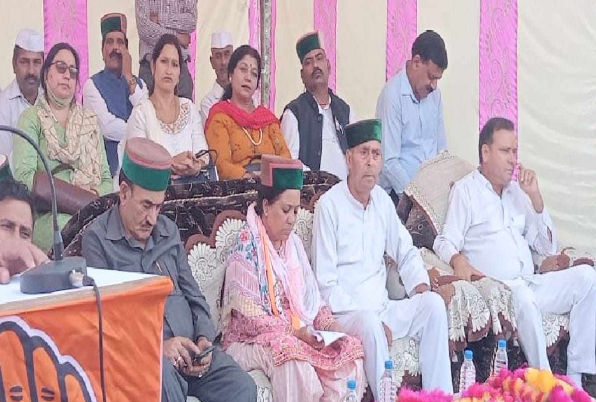 Controversial words on the Kargil war by Congress candidate from Mandi, later issued a statement of clarification