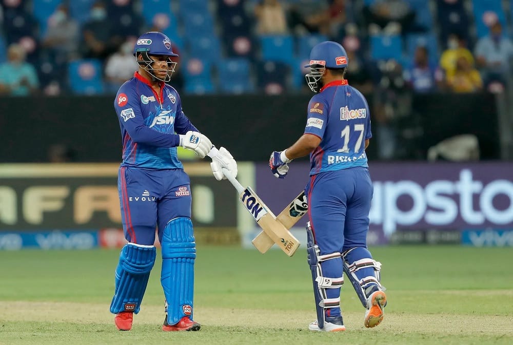 DC vs CSK, IPL 2021 qualifier 1, chennai super kings vs delhi capitals match pics dhoni sakshi and Ziva 