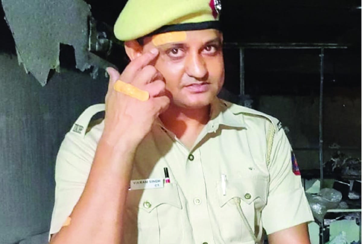 murder in delhi Constable who saved lives of 15 people he killed Sub Inspector brother-in-law