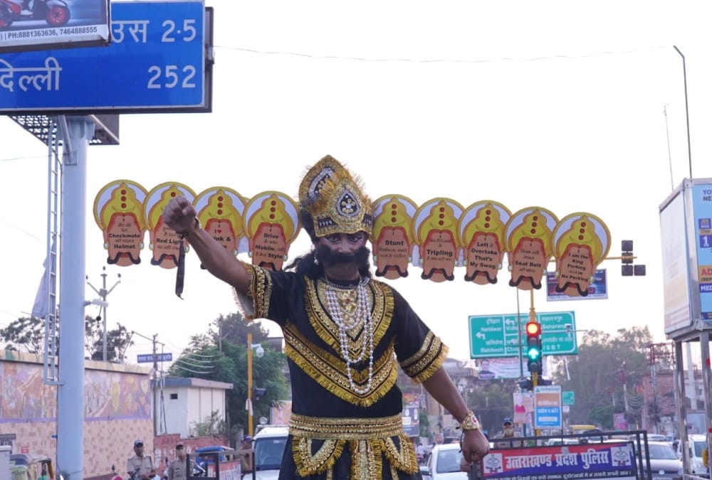 Dehradun News: Ravan will teach Traffic Rules now on Roads