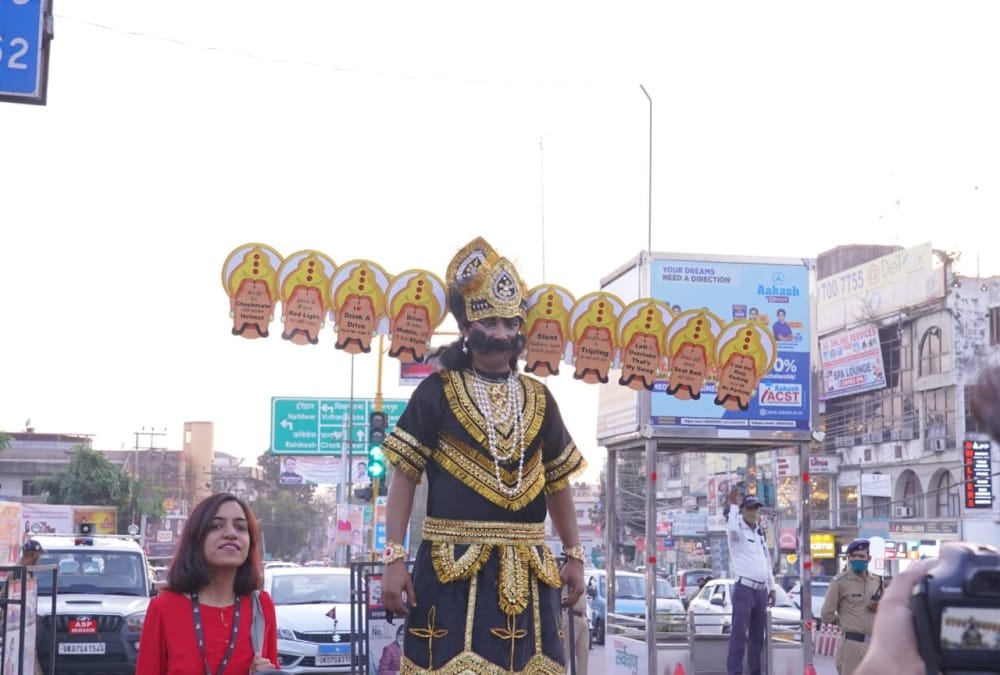 Dehradun News: Ravan will teach Traffic Rules now on Roads