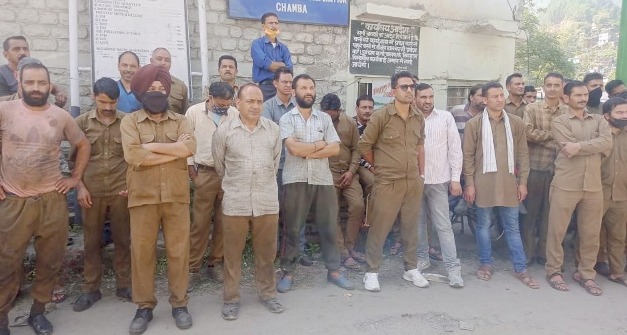Warning of agitation if demands are not met