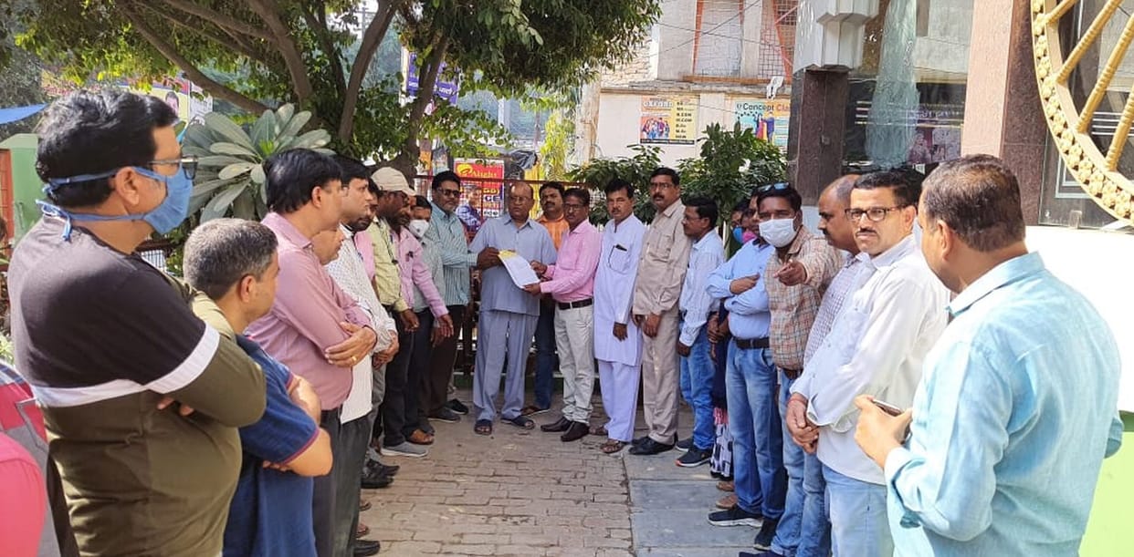 Demand for action on BEO of Bidhuna from Chief Minister