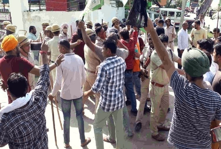 Farmers oppose BJP workshop in Jind