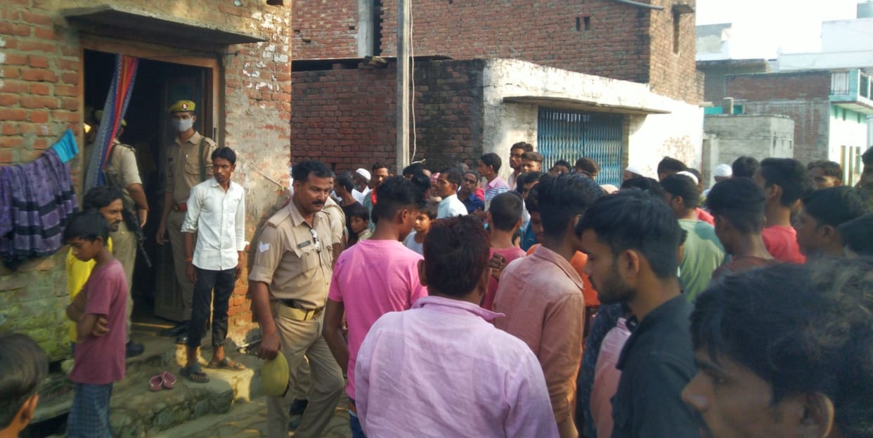 Dacoits robbed two houses