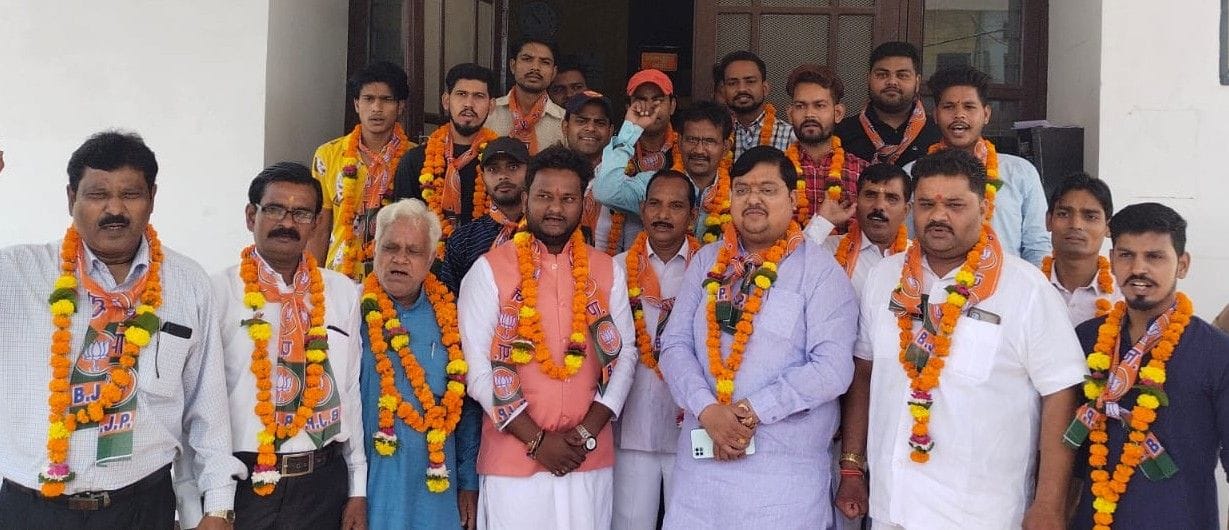 Hathras: All the officials should gather for the upcoming programs
