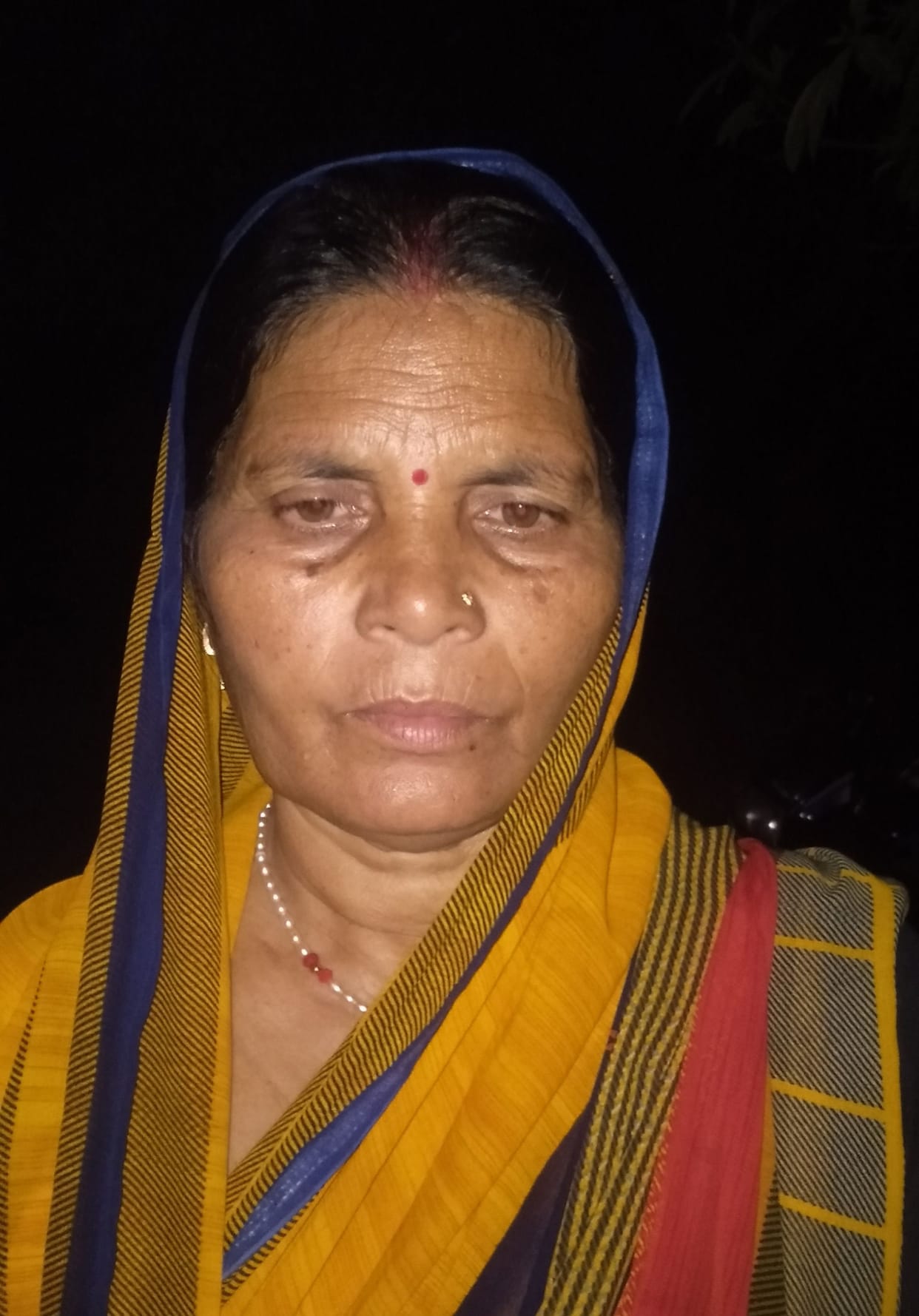 Two babas riding Pulsar cheated the woman, took away jewelry and cash citing the death of the child