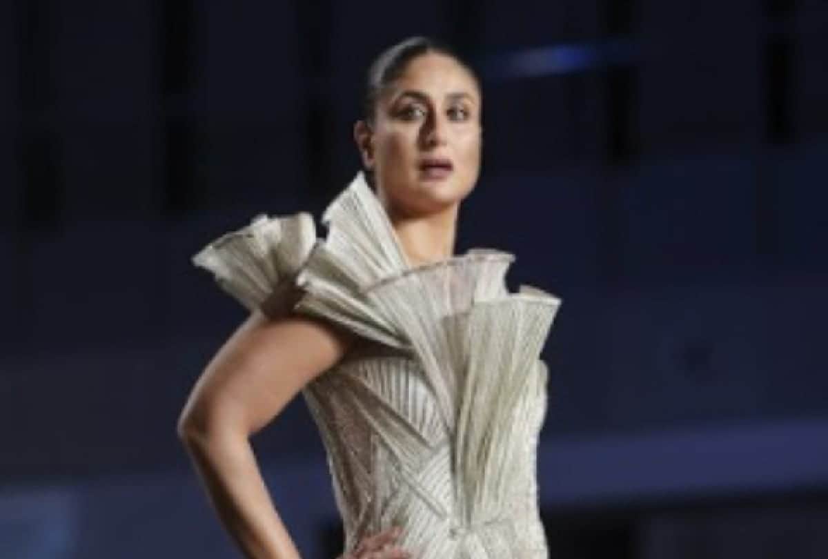 lakme fashion week 2021 kareena kapoor khan returned to runway in breathtaking avatar