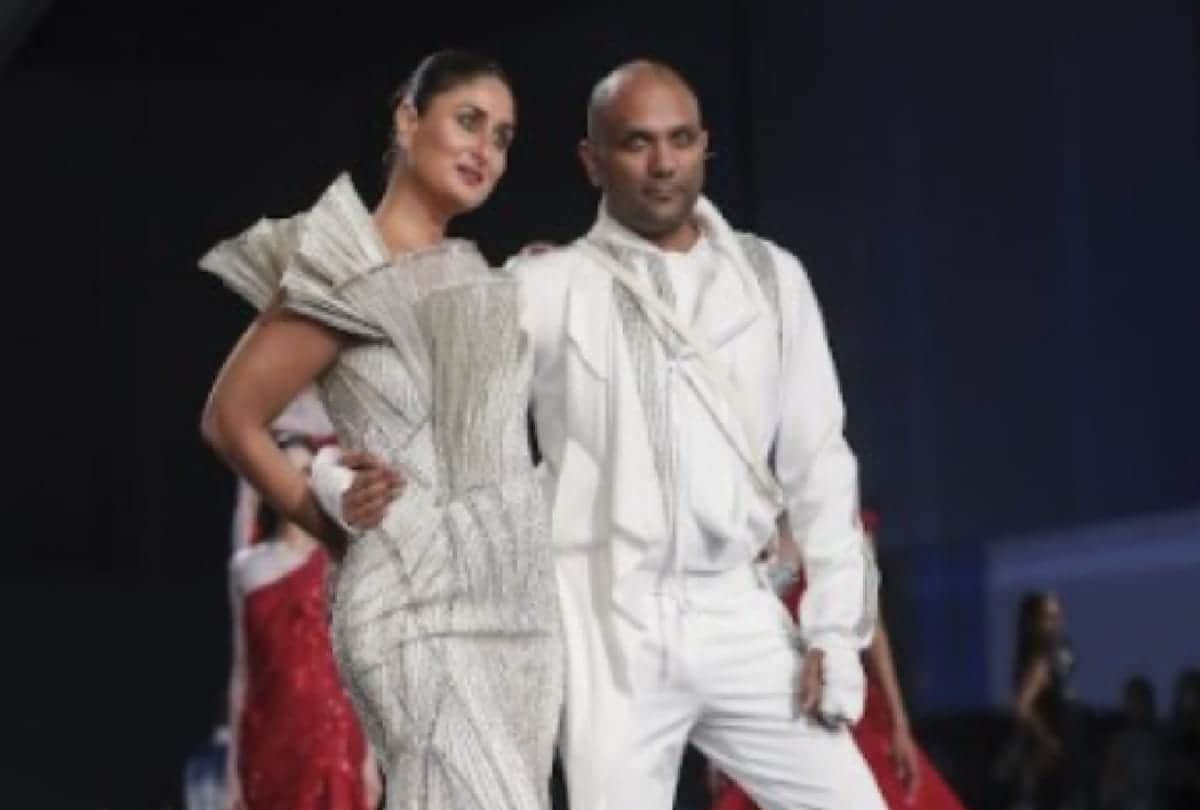 lakme fashion week 2021 kareena kapoor khan returned to runway in breathtaking avatar